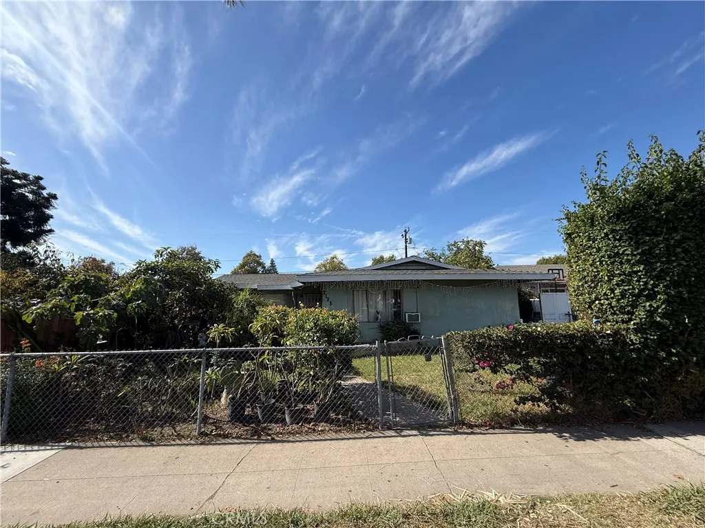 2128 N Bristol Street, Santa Ana, California 92706 home-pic-1