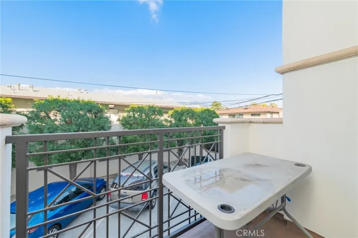 288 S Oakland Avenue 205, Pasadena, California 91101