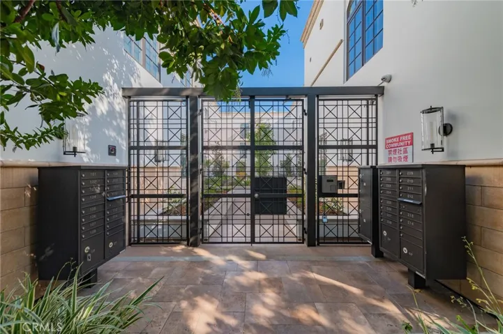 288 S Oakland Avenue 205, Pasadena, California 91101