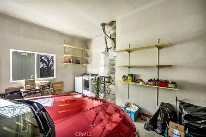 2 car garage w/laundry