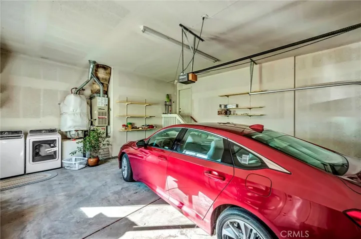 2 car garage w/laundry