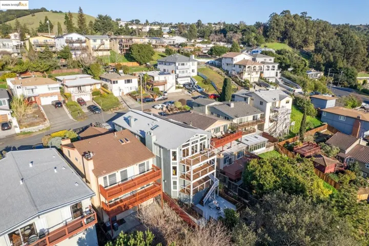 3020 Broadmoor Vw, Oakland, California 94605