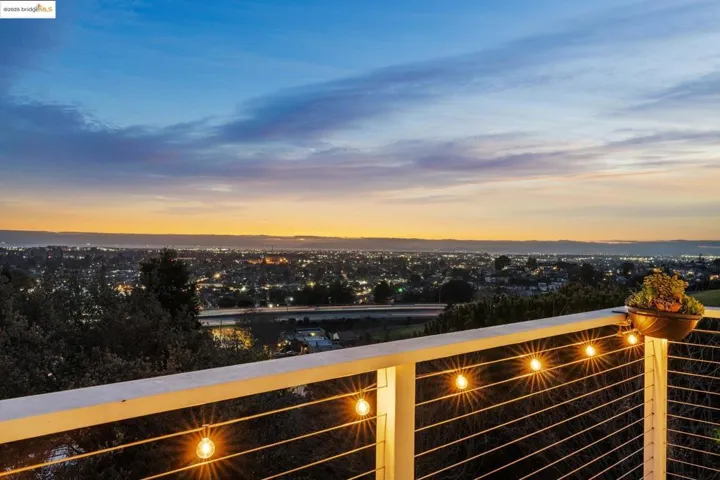 3020 Broadmoor Vw, Oakland, California 94605