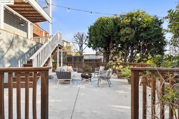 3020 Broadmoor Vw, Oakland, California 94605