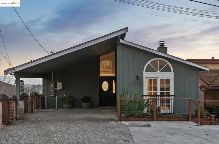 3020 Broadmoor Vw, Oakland, California 94605