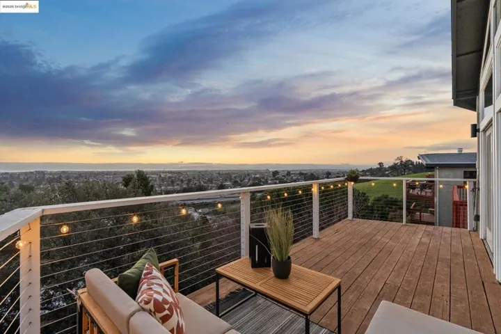 3020 Broadmoor Vw, Oakland, California 94605