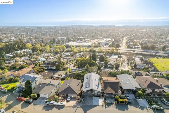 3020 Broadmoor Vw, Oakland, California 94605