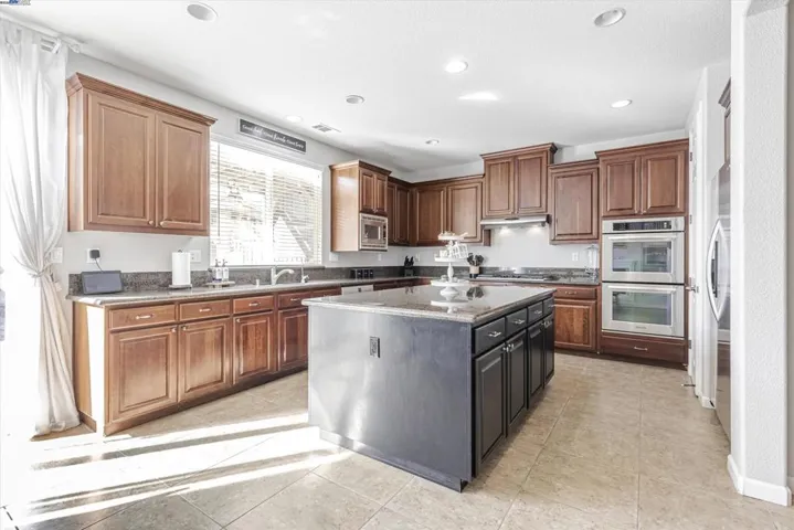 4003 Blacksmith Cir, Oakley, California 94561