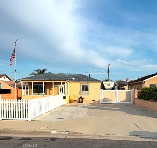 Enclosed Fronted Yard
