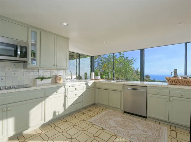 30817 Ganado Drive, Rancho Palos Verdes, California 90275