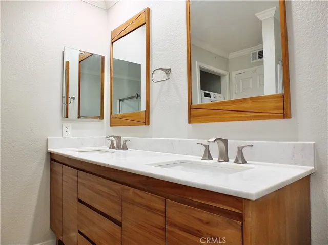 3661 S Bear Street D, Santa Ana, California 92704