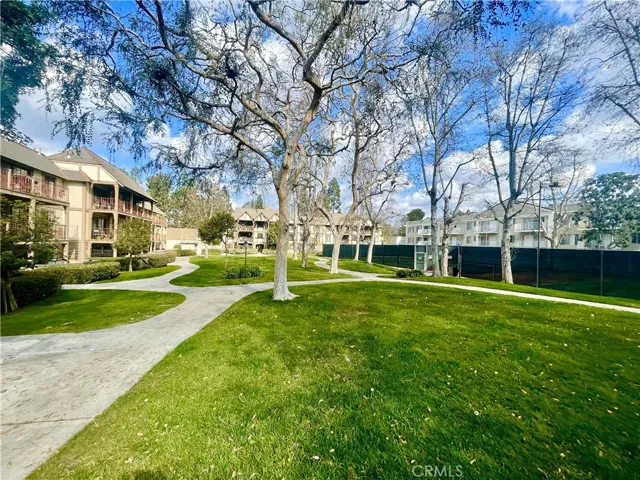 Tennis Courts -Courtyard