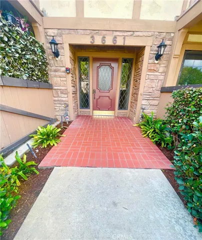 Ground Level Entry