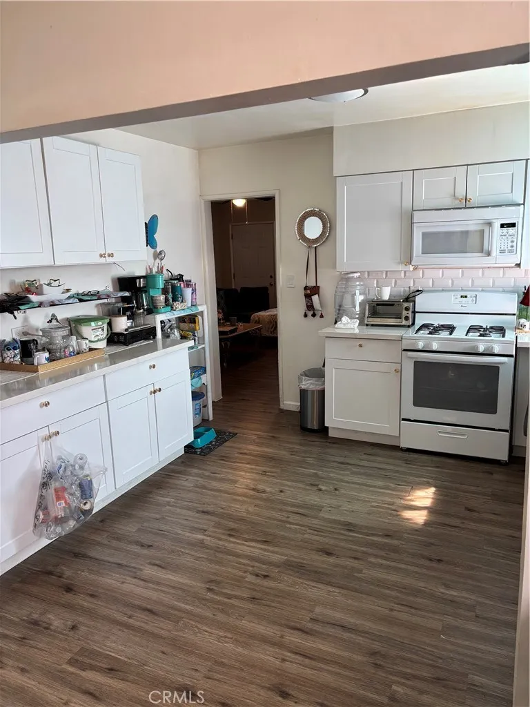 13307 Herron Street, Sylmar, California 91342 home-pic-12