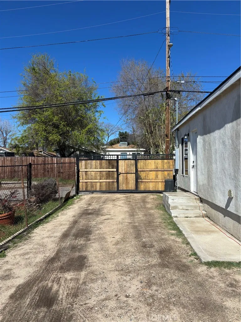 13307 Herron Street, Sylmar, California 91342 home-pic-20