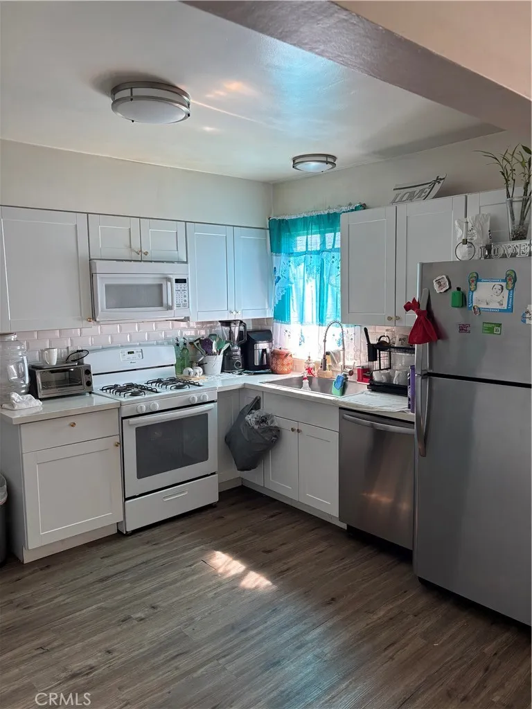 13307 Herron Street, Sylmar, California 91342 home-pic-10