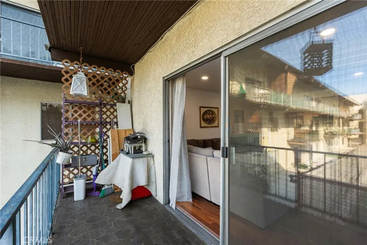 5460 White Oak Avenue E209, Encino, California 91316