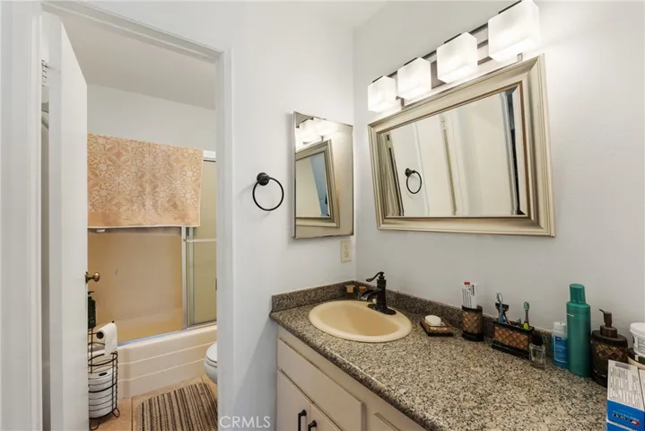 5460 White Oak Avenue E209, Encino, California 91316