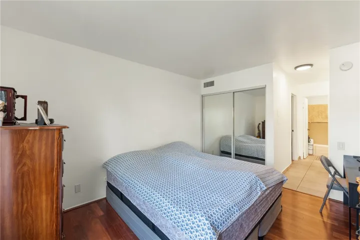 5460 White Oak Avenue E209, Encino, California 91316