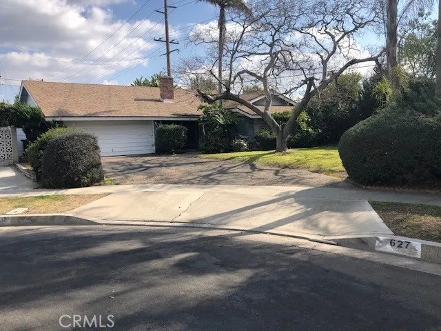 627 S Starboard Street, Santa Ana, California 92704