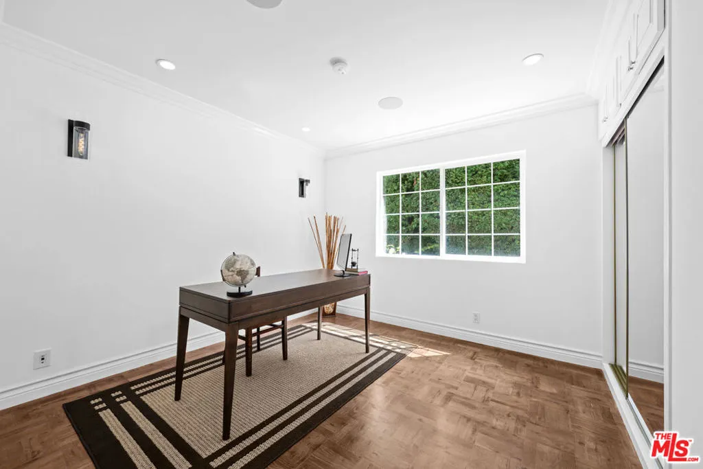 2563 Hutton Drive, Beverly Hills, California 90210 home-pic-24