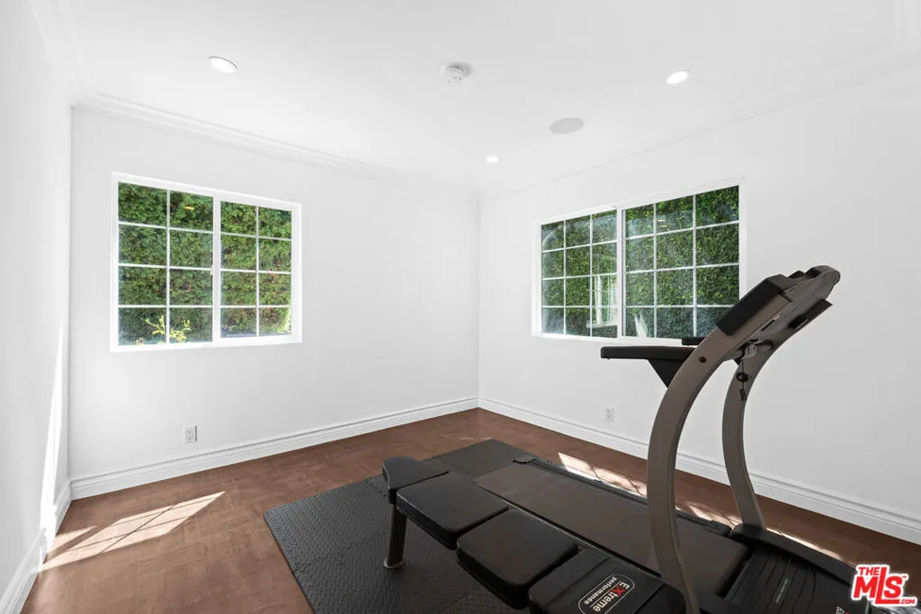 2563 Hutton Drive, Beverly Hills, California 90210 home-pic-26