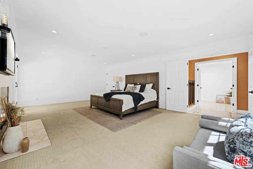 2563 Hutton Drive, Beverly Hills, California 90210 home-pic-38