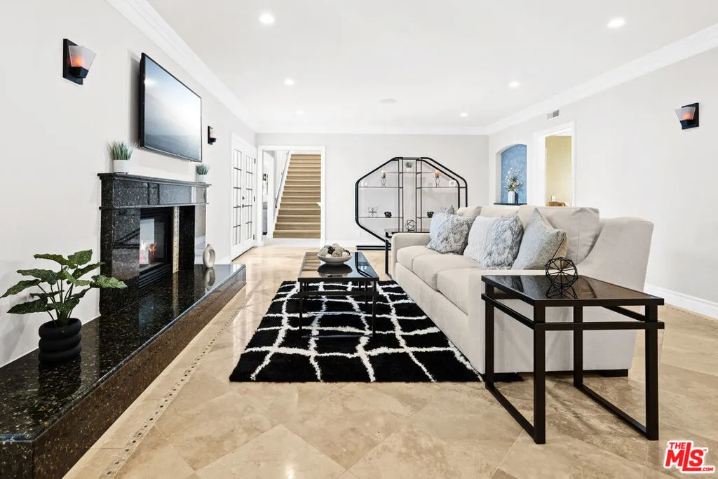 2563 Hutton Drive, Beverly Hills, California 90210 home-pic-23