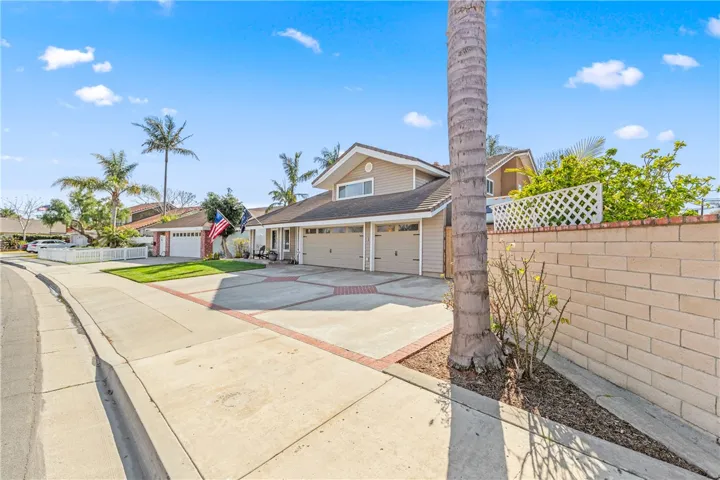 Lovely home in excellent neighborhood.