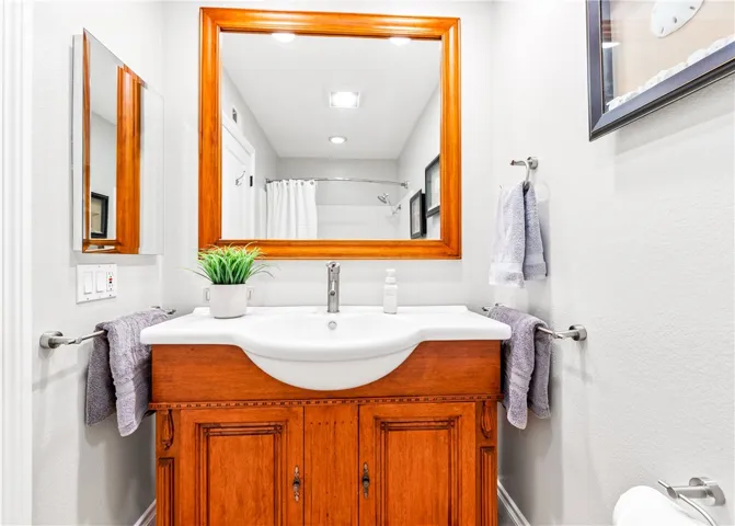 Bathroom #2