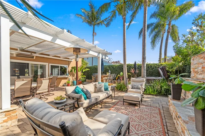 Gorgeous backyard.