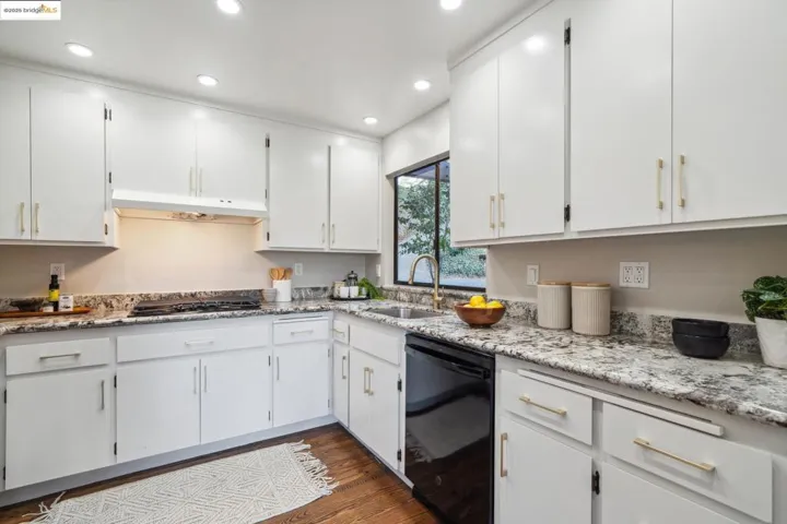 73 Barbara Rd, Orinda, California 94563