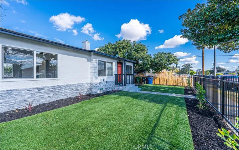 1253 E 104th Street, Los Angeles, California 90002