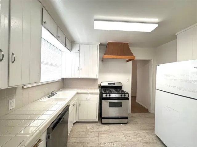 19940 Covello Street, Winnetka, California 91306