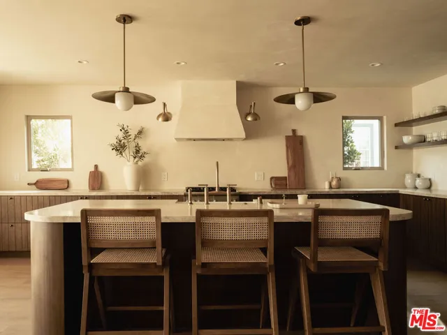 8006 Vicksburg Avenue, Los Angeles, California 90045