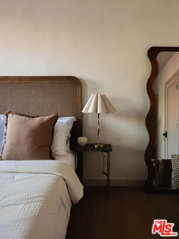 8006 Vicksburg Avenue, Los Angeles, California 90045