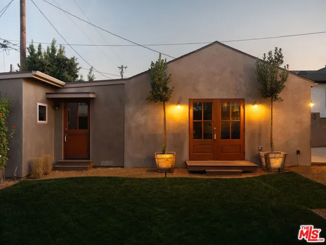 8006 Vicksburg Avenue, Los Angeles, California 90045