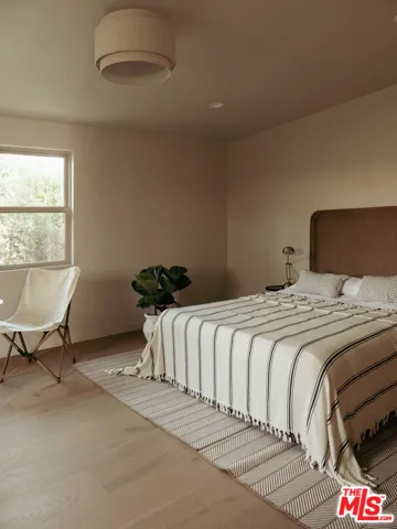 8006 Vicksburg Avenue, Los Angeles, California 90045