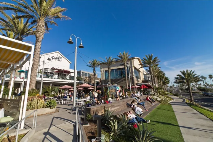 620 Hartford Avenue, Huntington Beach, California 92648