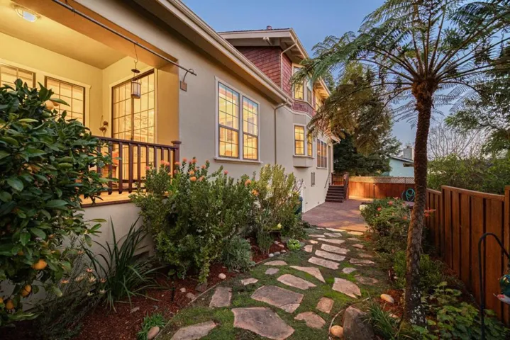 186 Delaveaga Park Drive, Santa Cruz, California 95065