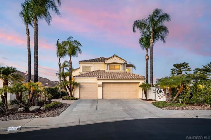 2104 View Crest Gln, Escondido, California 92026