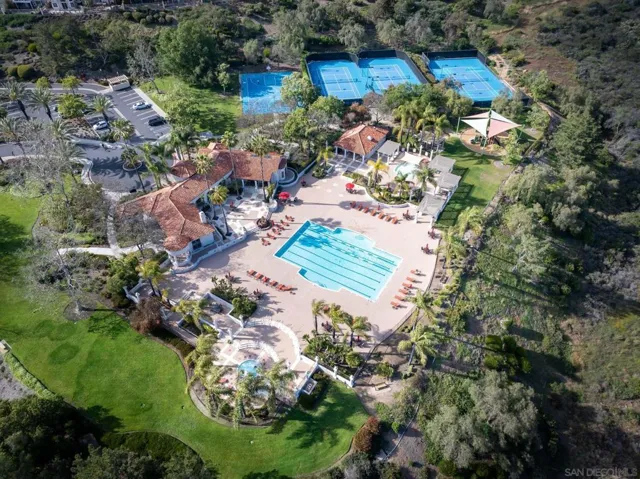 2104 View Crest Gln, Escondido, California 92026