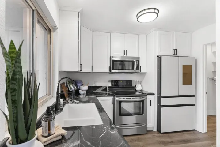 9463 Carlton Oaks Drive D, Santee, California 92071