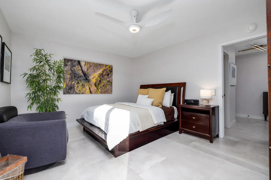 28 Modern meets outdoorsy.  This bedroom
