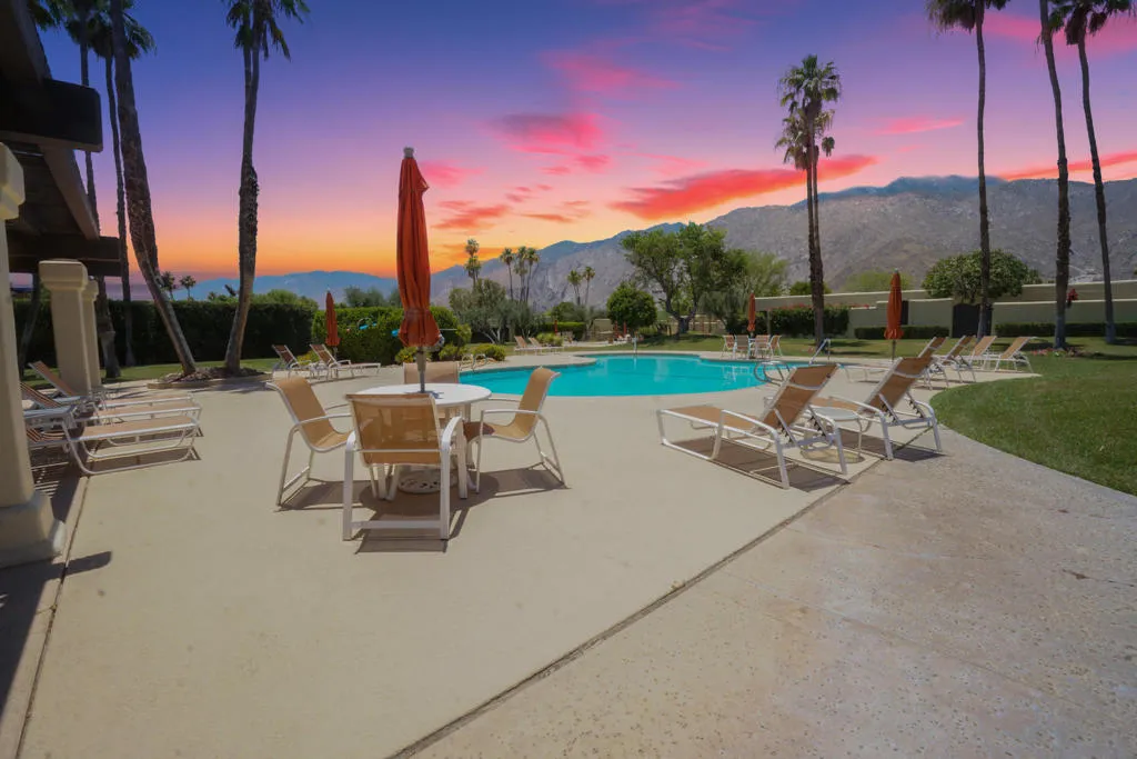 37 07-Sunset serenity at the community p