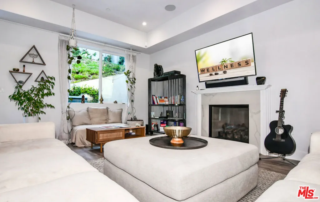 4969 Llano Drive, Woodland Hills, California 91364 home-pic-6