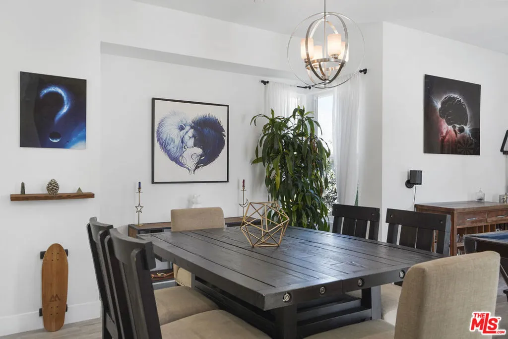 4969 Llano Drive, Woodland Hills, California 91364 home-pic-9