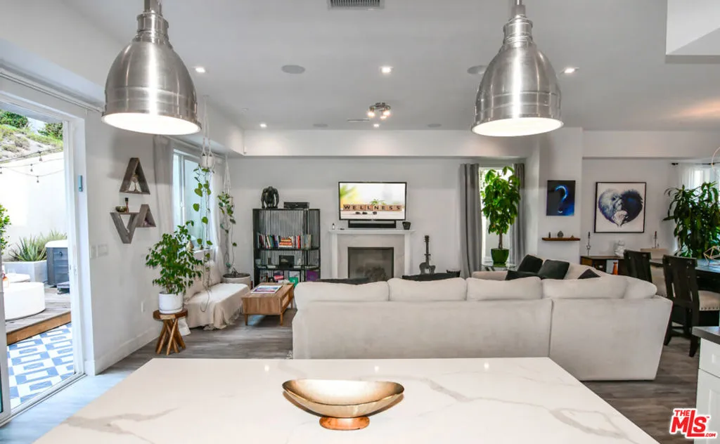 4969 Llano Drive, Woodland Hills, California 91364 home-pic-8