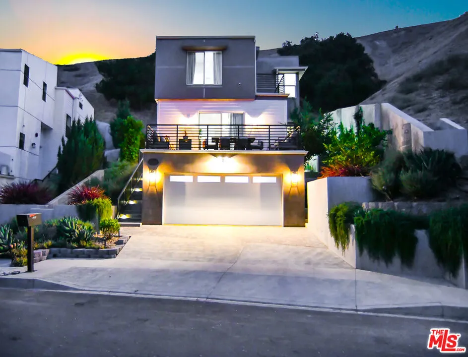 4969 Llano Drive, Woodland Hills, California 91364 home-pic-3