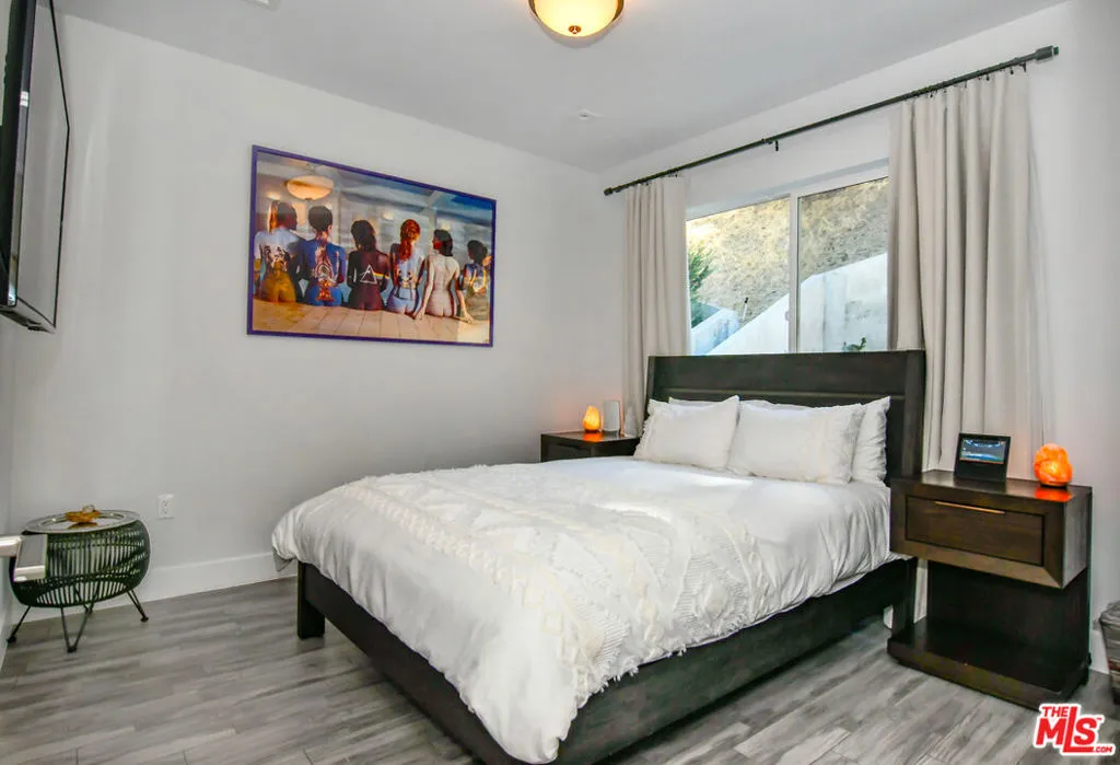 4969 Llano Drive, Woodland Hills, California 91364 home-pic-31